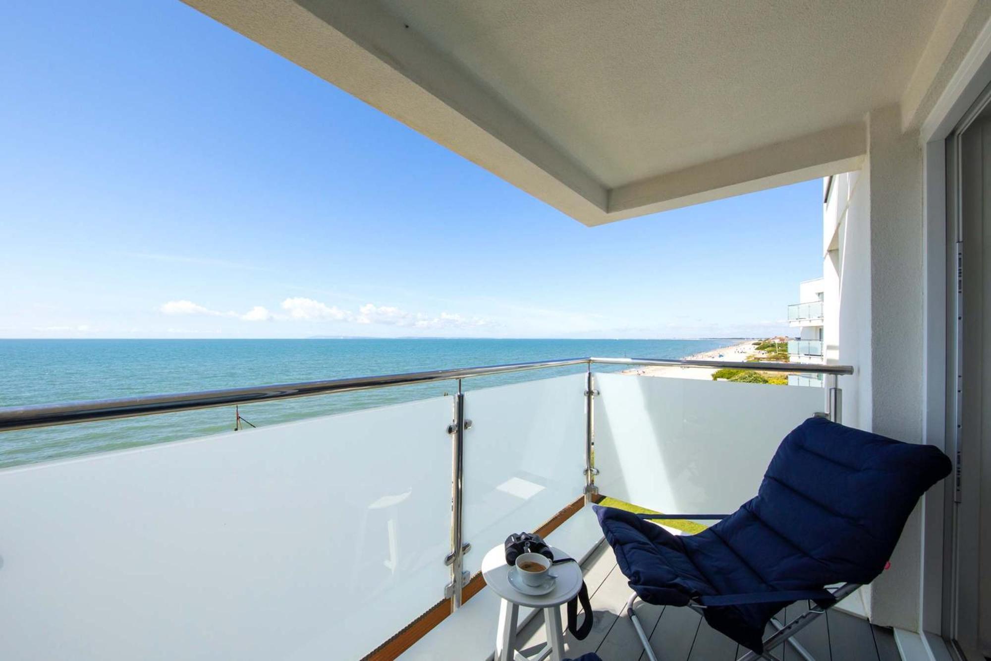 High-End Beachfront Getaway Sea View King Bed East Wittering Exterior foto